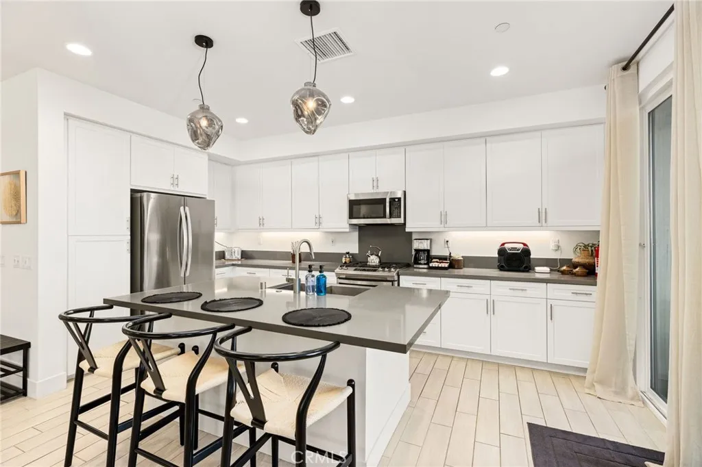 43092 Armonia Court, Indio, California 92203 home-pic-8