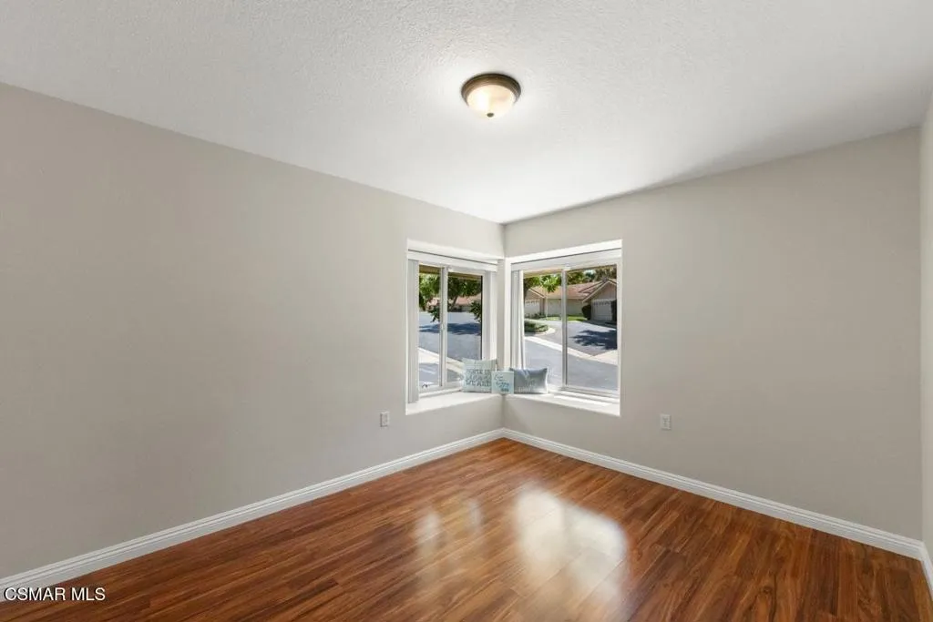 501 Dorado Court, Oak Park, California 91377 home-pic-8