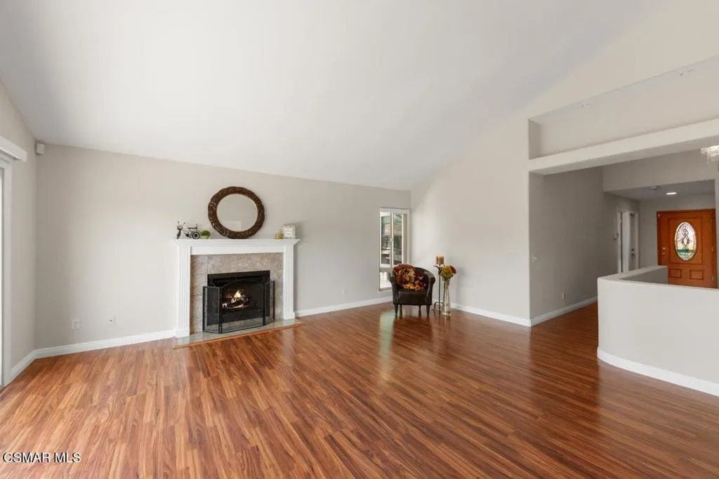 501 Dorado Court, Oak Park, California 91377 home-pic-16