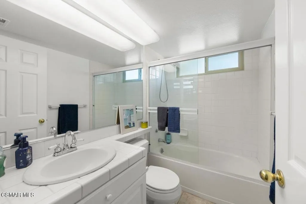 501 Dorado Court, Oak Park, California 91377 home-pic-23