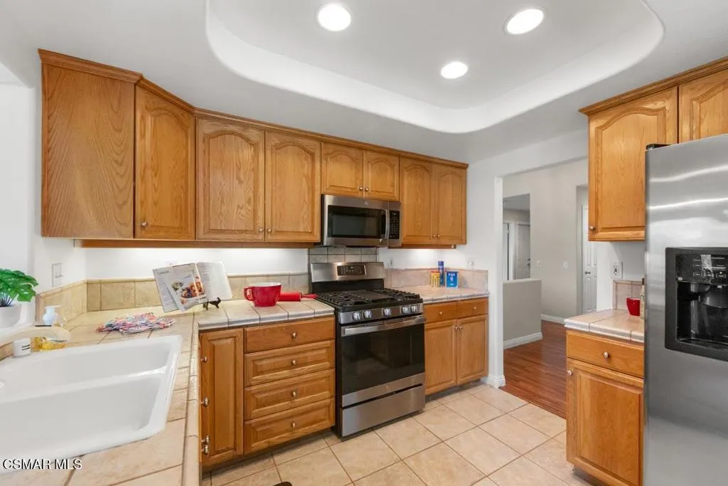 501 Dorado Court, Oak Park, California 91377 home-pic-12