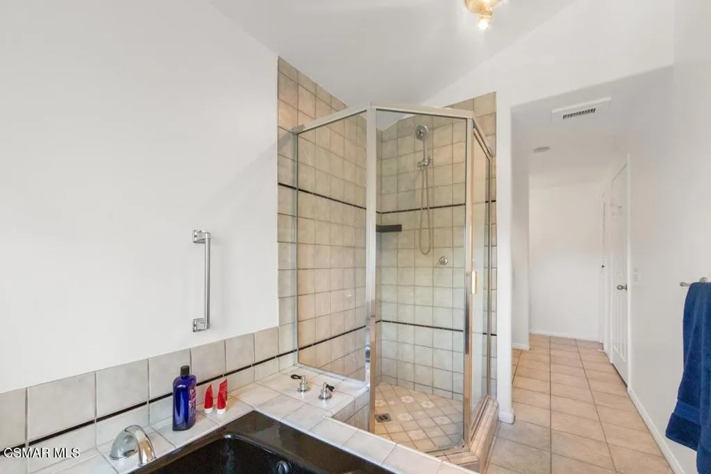 501 Dorado Court, Oak Park, California 91377 home-pic-6