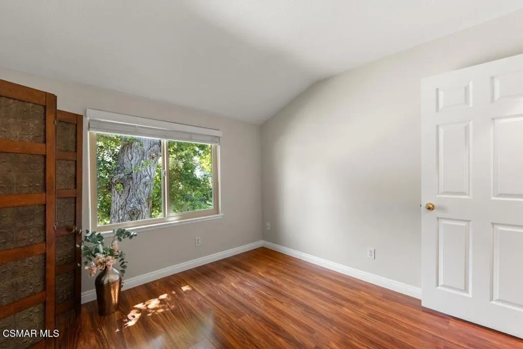 501 Dorado Court, Oak Park, California 91377 home-pic-11