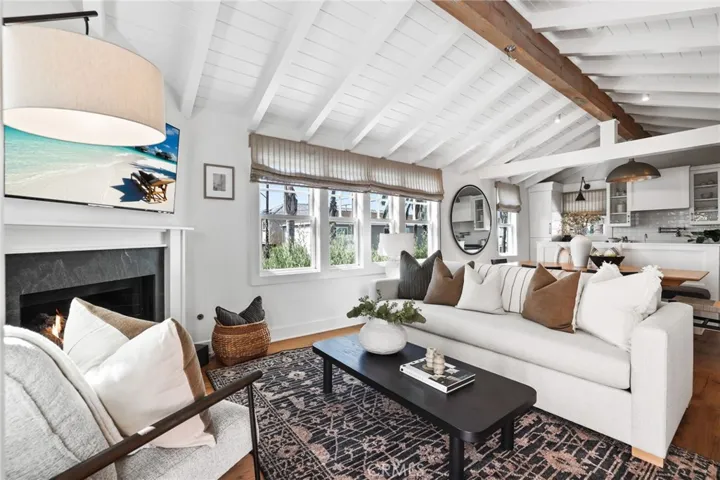 804 Park Avenue, Newport Beach, California 92662