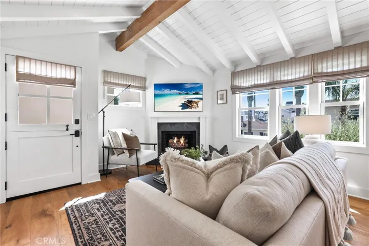 804 Park Avenue, Newport Beach, California 92662