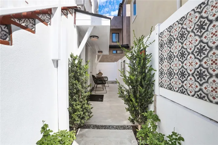 804 Park Avenue, Newport Beach, California 92662