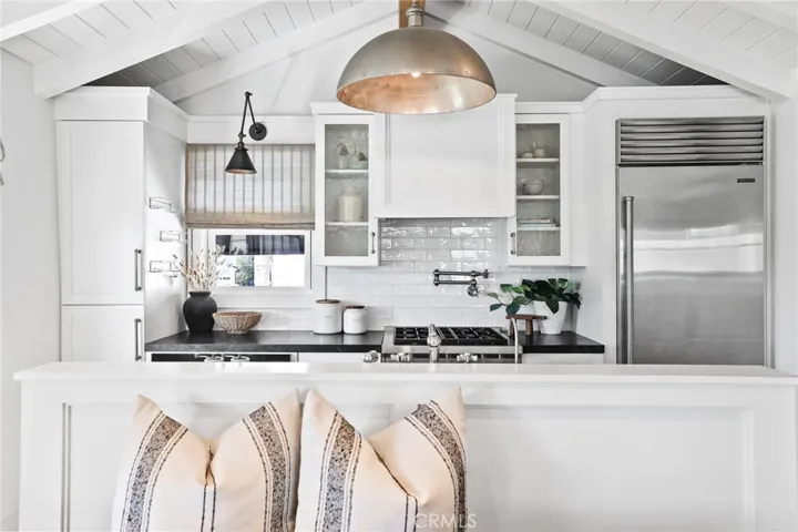 804 Park Avenue, Newport Beach, California 92662