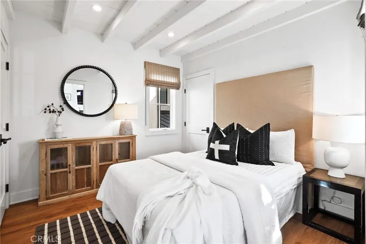 804 Park Avenue, Newport Beach, California 92662