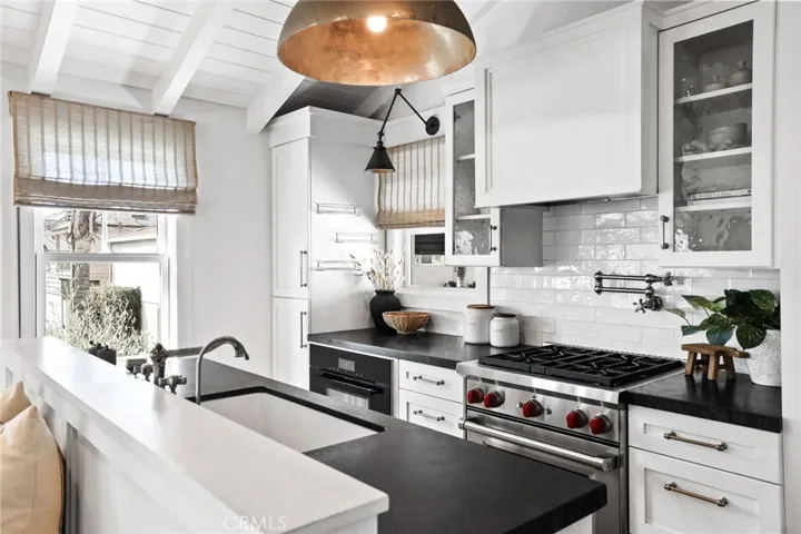 804 Park Avenue, Newport Beach, California 92662