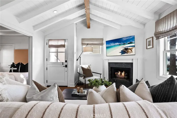 804 Park Avenue, Newport Beach, California 92662