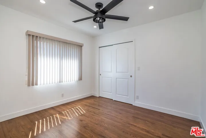 9806 S Van Ness Avenue, Los Angeles, California 90047