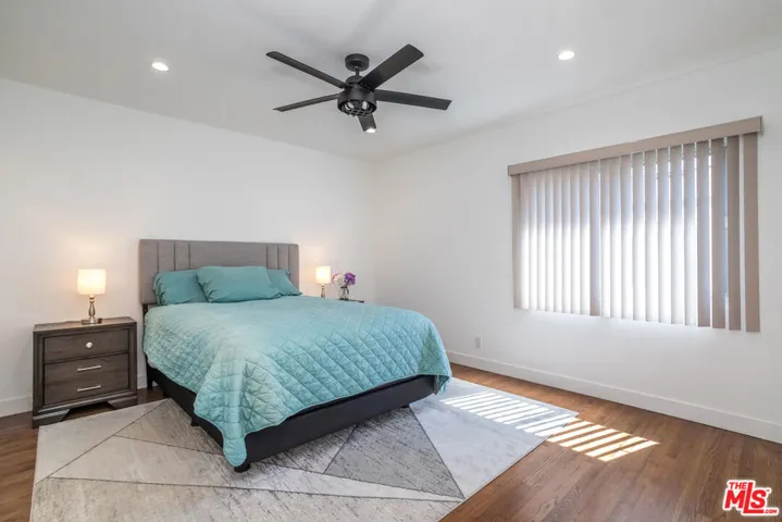9806 S Van Ness Avenue, Los Angeles, California 90047