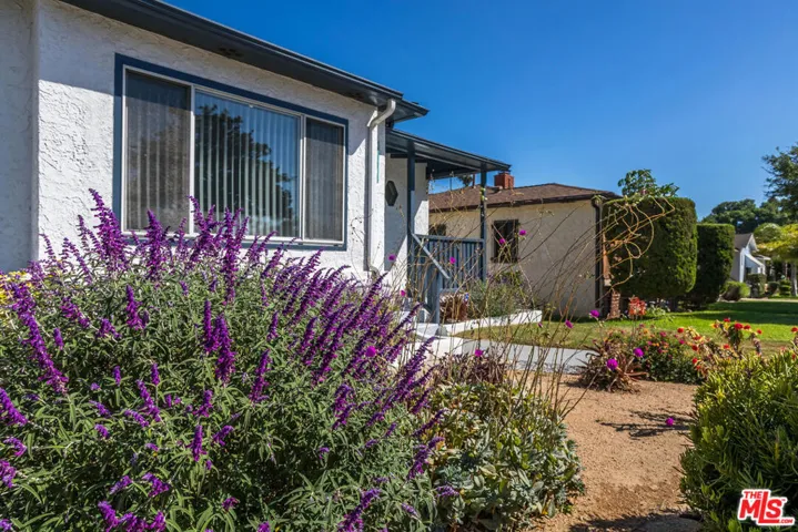 9806 S Van Ness Avenue, Los Angeles, California 90047