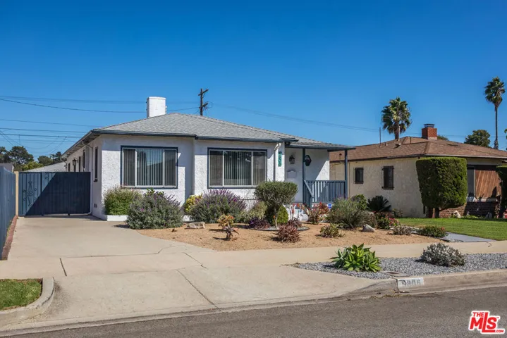 9806 S Van Ness Avenue, Los Angeles, California 90047