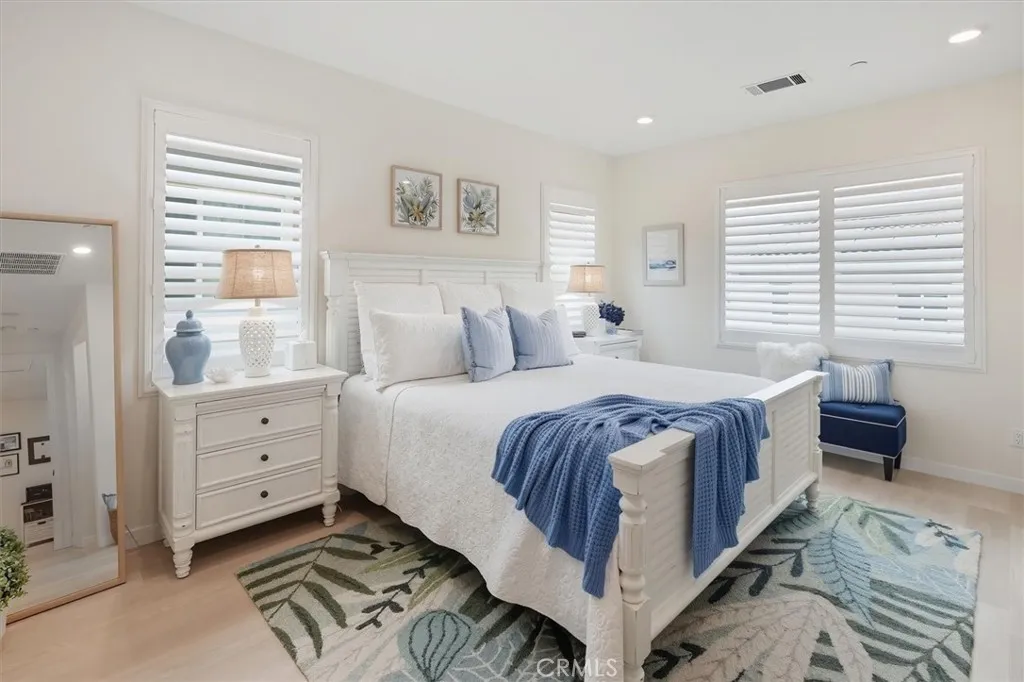 20912 20912 Silvergate Way, Newhall, California 91321 home-pic-17