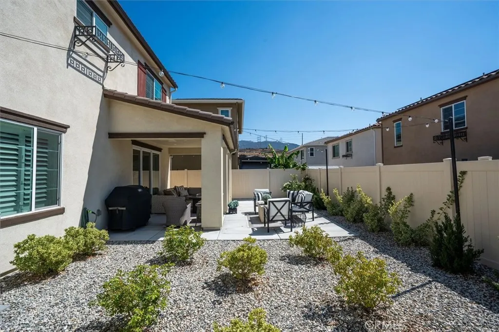 20912 20912 Silvergate Way, Newhall, California 91321 home-pic-34