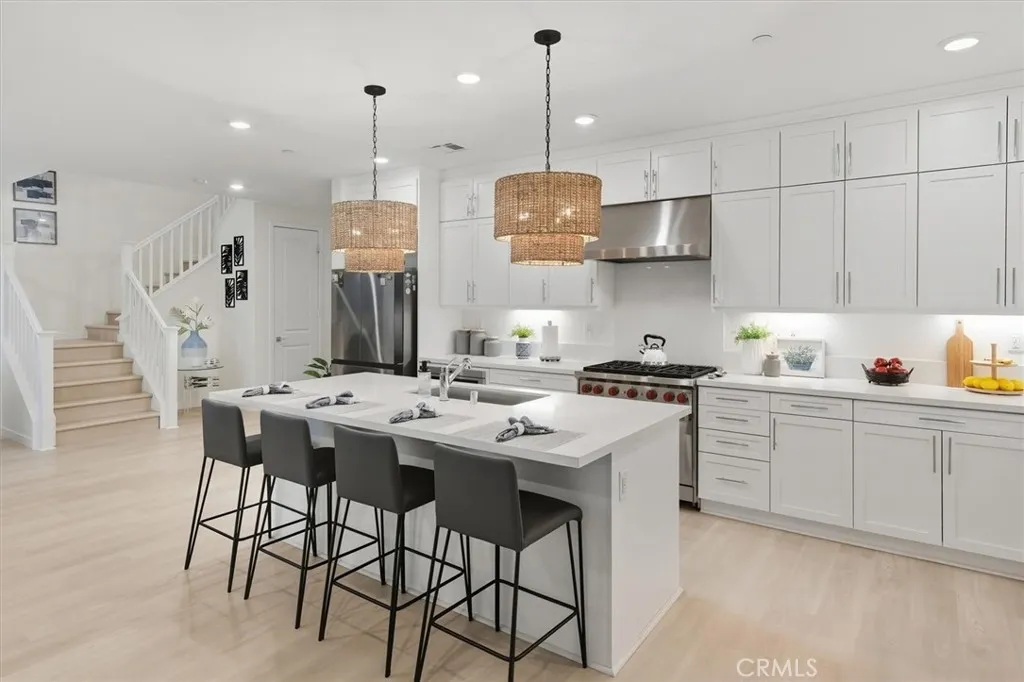 20912 20912 Silvergate Way, Newhall, California 91321 home-pic-9