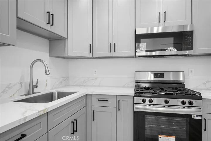 841 Irving Dr 101, Burbank, California 91504