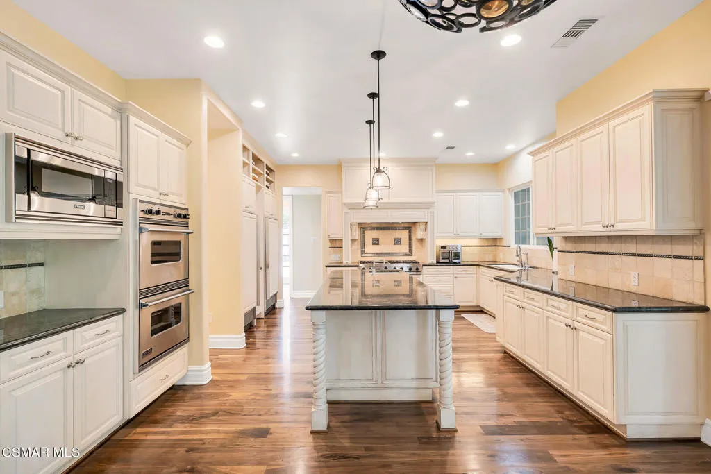 3298 Wisdom Court, Simi Valley, California 93063 home-pic-12