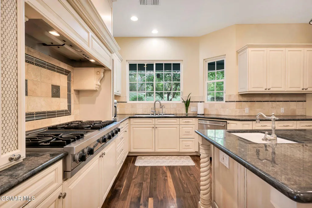 3298 Wisdom Court, Simi Valley, California 93063 home-pic-16