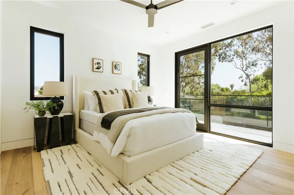 2321 Mesa Drive, Newport Beach, California 92660 home-pic-18