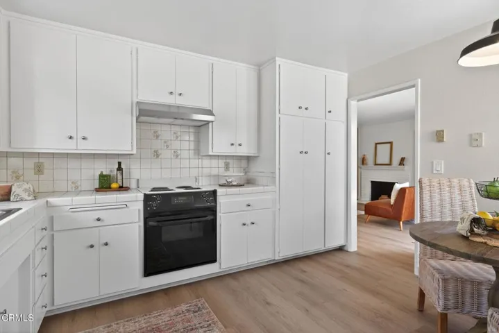 28-web-or-mls-041_UpmarketMedia-317EGar-