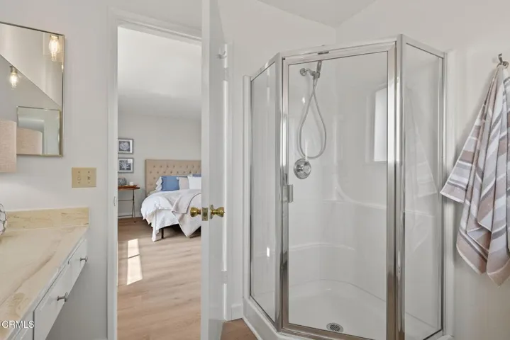 35-web-or-mls-018_UpmarketMedia-317EGar-