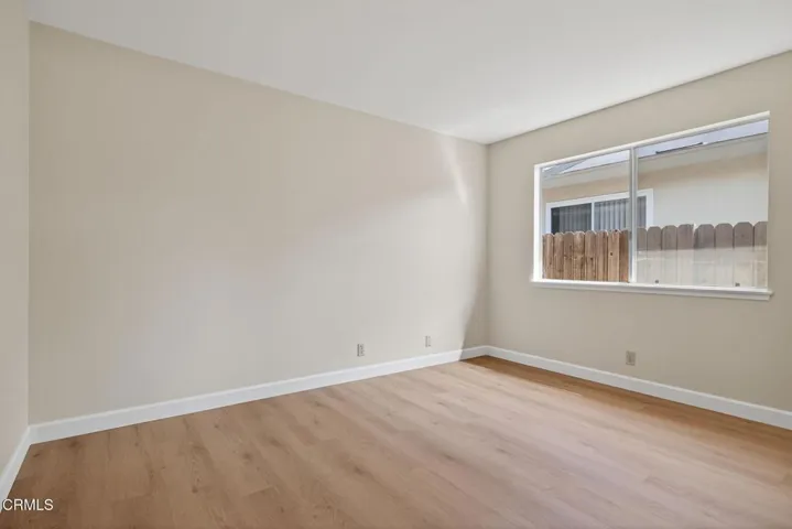 37-web-or-mls-020_UpmarketMedia-317EGar-