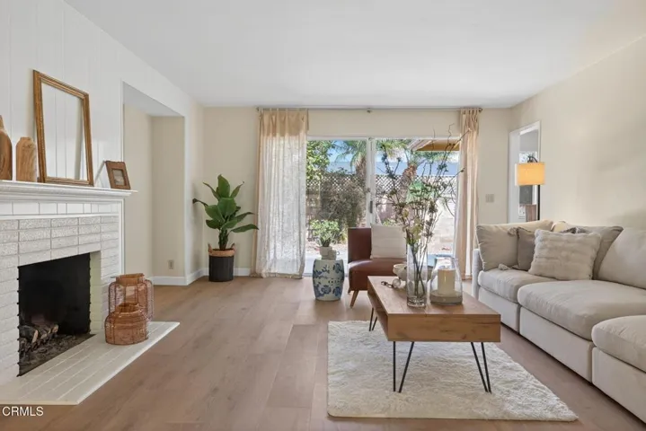 7-web-or-mls-UpmarketMedia-317EGar-139A