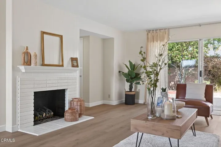 11-web-or-mls-UpmarketMedia-317EGar-007A