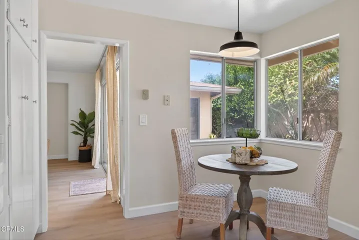 29-web-or-mls-040_UpmarketMedia-317EGar-