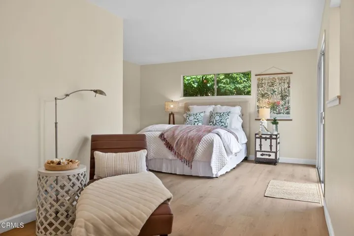 42-web-or-mls-UpmarketMedia-317EGar-075a