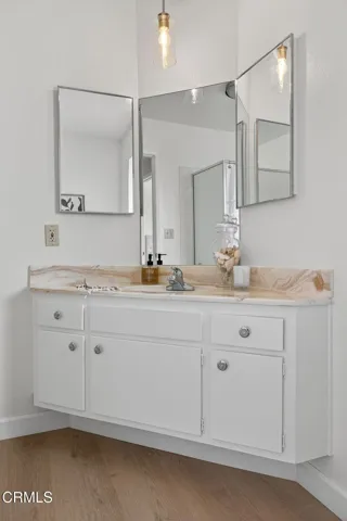 40-web-or-mls-023_UpmarketMedia-317EGar-