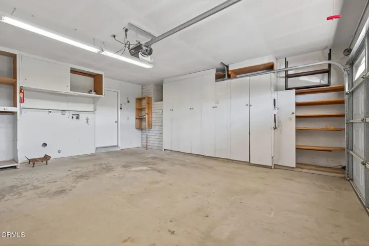 52-web-or-mls-048_UpmarketMedia-317EGar-