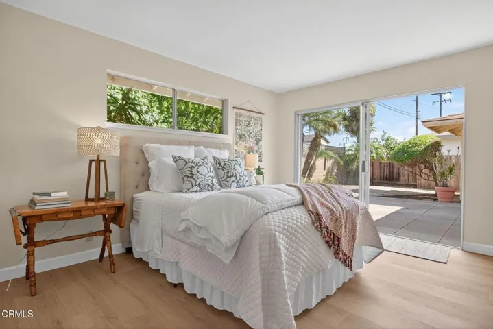 45-web-or-mls-028_UpmarketMedia-317EGar-