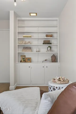 48-web-or-mls-031_UpmarketMedia-317EGar-