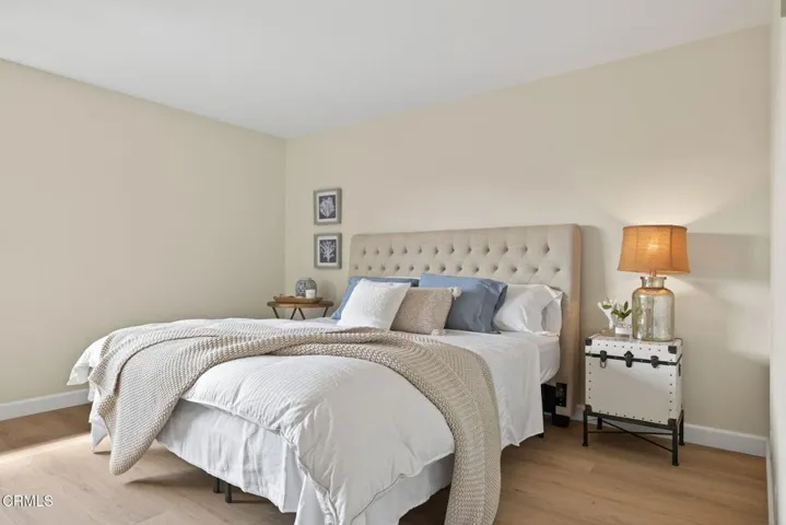 30-web-or-mls-UpmarketMedia-317EGar-038a