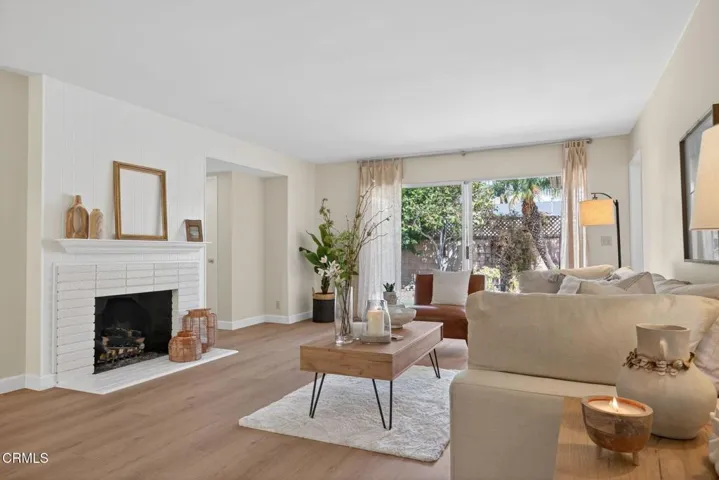 9-web-or-mls-UpmarketMedia-317EGar-136A