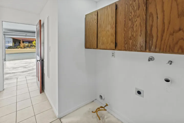 laundry room off garage