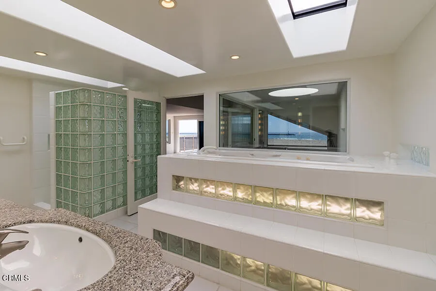 3405 Ocean Drive, Oxnard, California 93035 home-pic-33