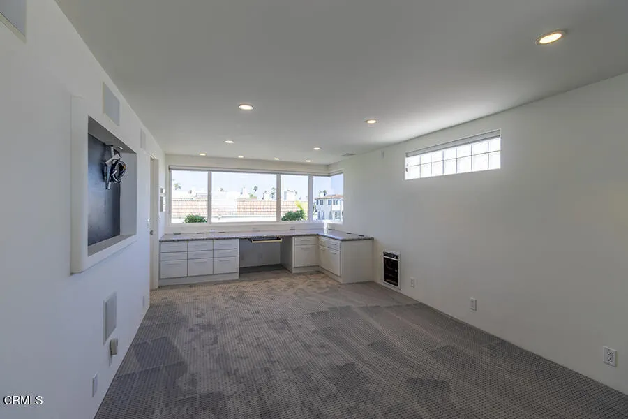 3405 Ocean Drive, Oxnard, California 93035 home-pic-36