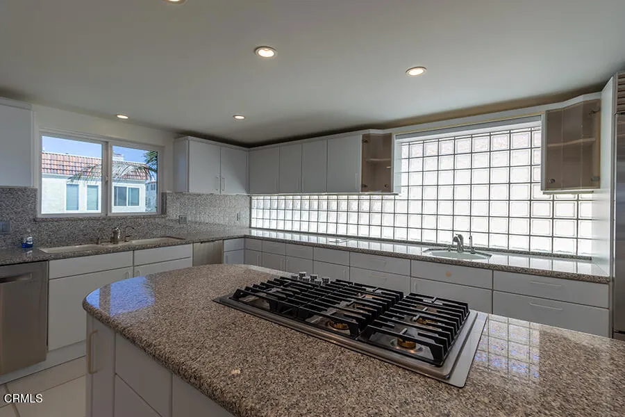 3405 Ocean Drive, Oxnard, California 93035 home-pic-22