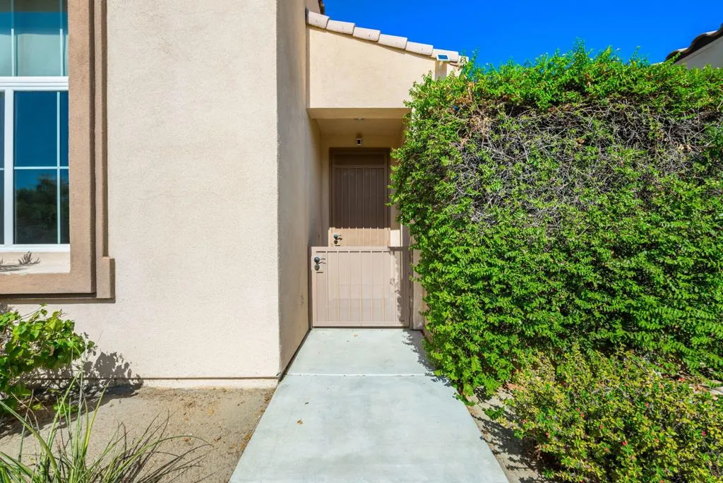 47635 Soft Moonlight, La Quinta, California 92253 home-pic-1