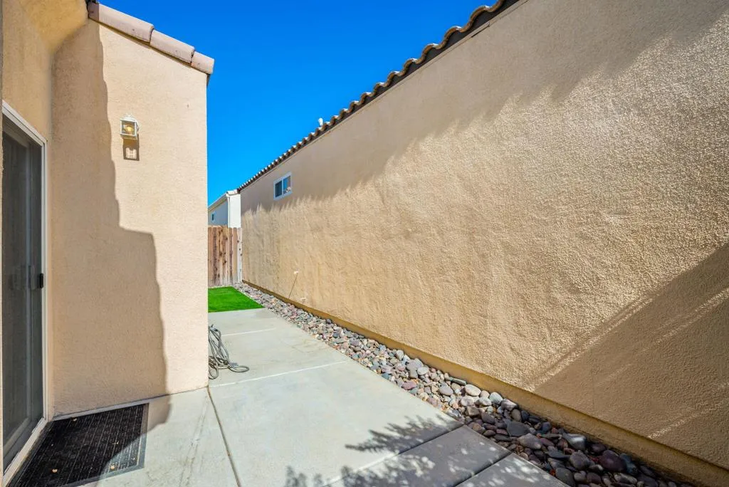 47635 Soft Moonlight, La Quinta, California 92253 home-pic-17