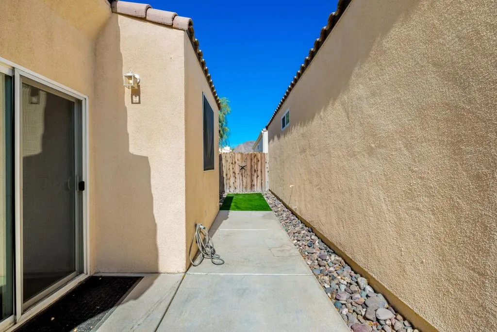 47635 Soft Moonlight, La Quinta, California 92253 home-pic-18
