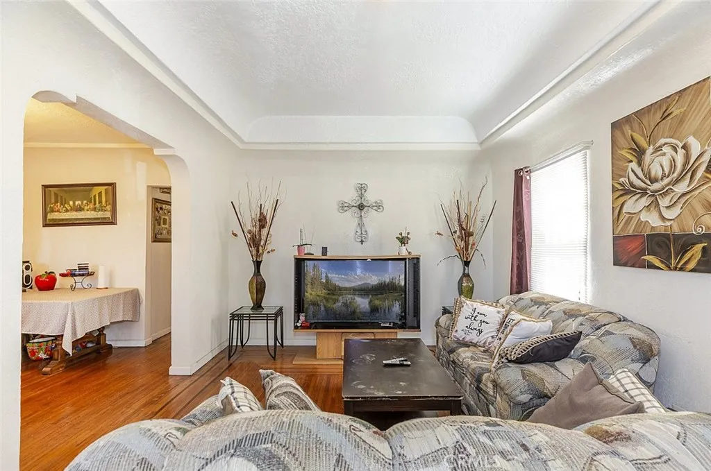 8110 S Halldale Avenue, Los Angeles, California 90047 home-pic-5