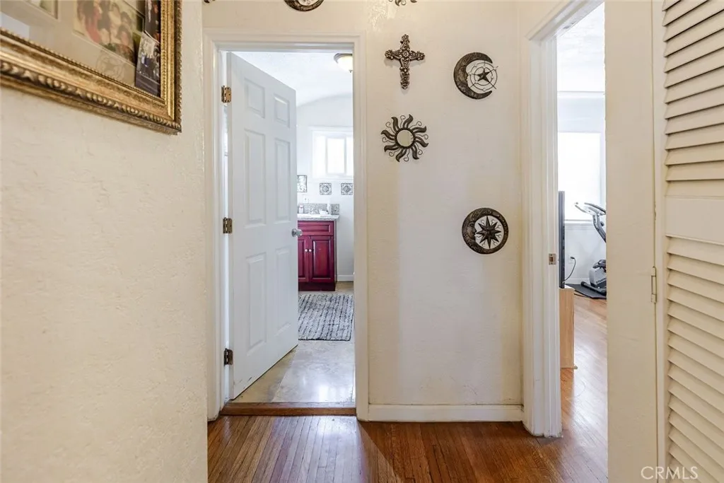 8110 S Halldale Avenue, Los Angeles, California 90047 home-pic-11