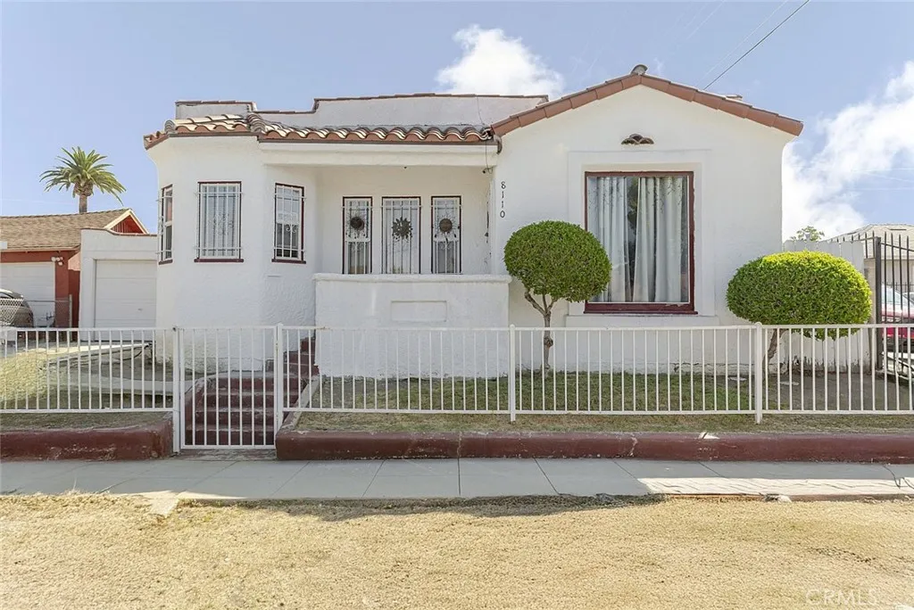 8110 S Halldale Avenue, Los Angeles, California 90047 home-pic-0