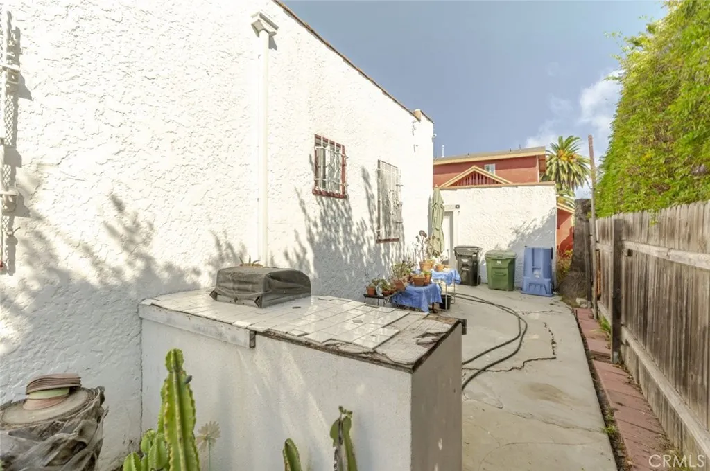 8110 S Halldale Avenue, Los Angeles, California 90047 home-pic-22