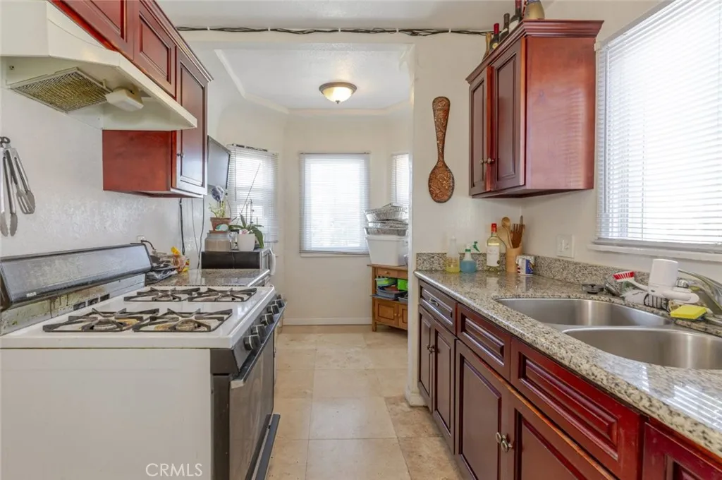 8110 S Halldale Avenue, Los Angeles, California 90047 home-pic-13